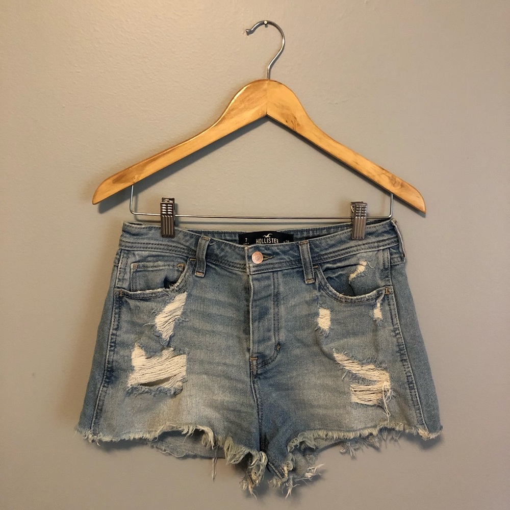 Hollister Ripped Jean Shorts!